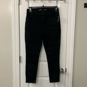 NWT! Size 12 Old Navy High Rise Super Skinny Black Jeans.